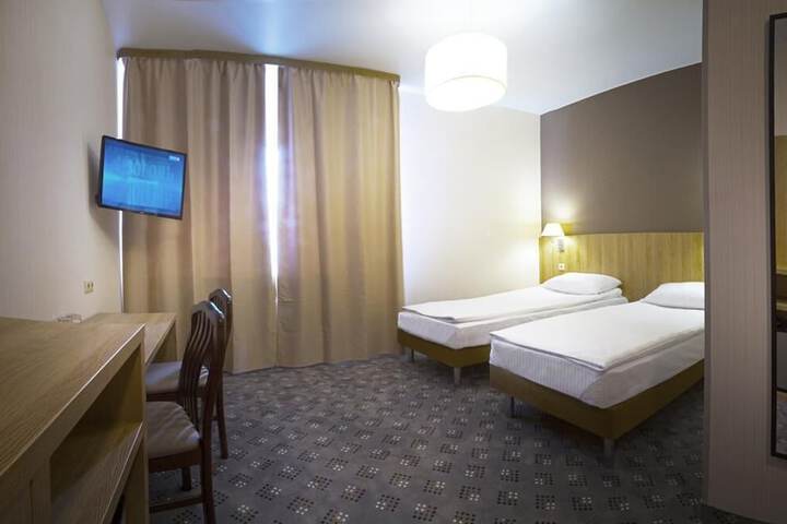 Room 8 of 32