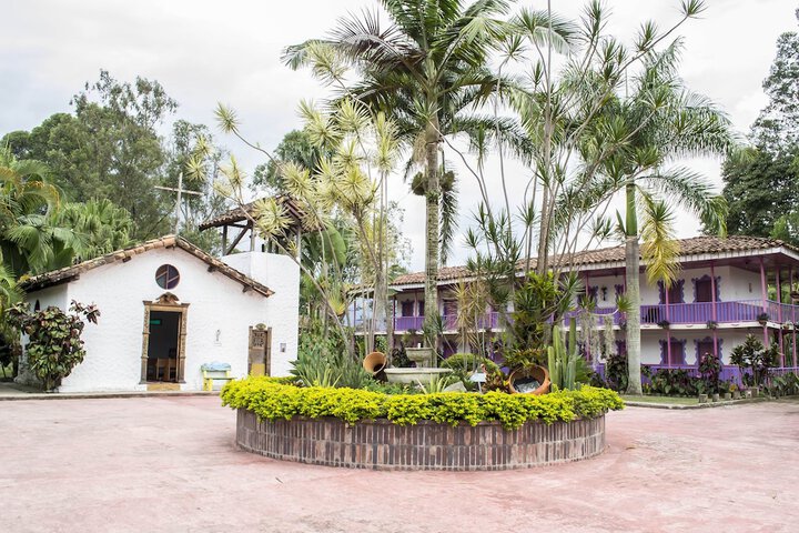 Hotel Exterior 6 of 32