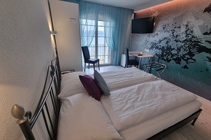 Room 63 of 111