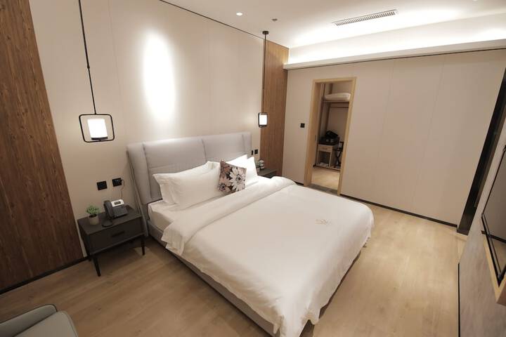 Room 7 of 20