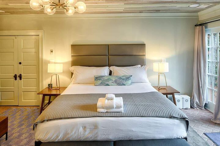 Room 2 of 164