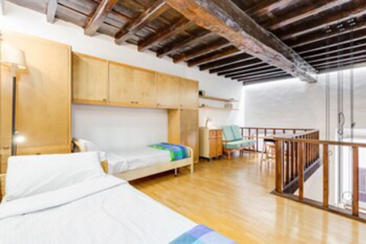 Room 18 of 35