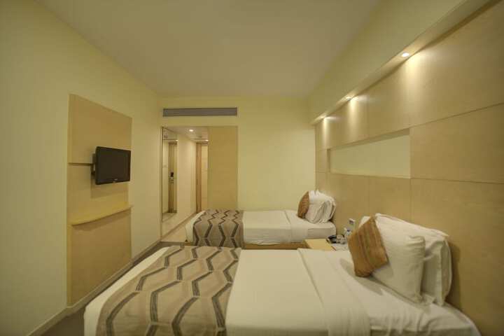 Room 5 of 43