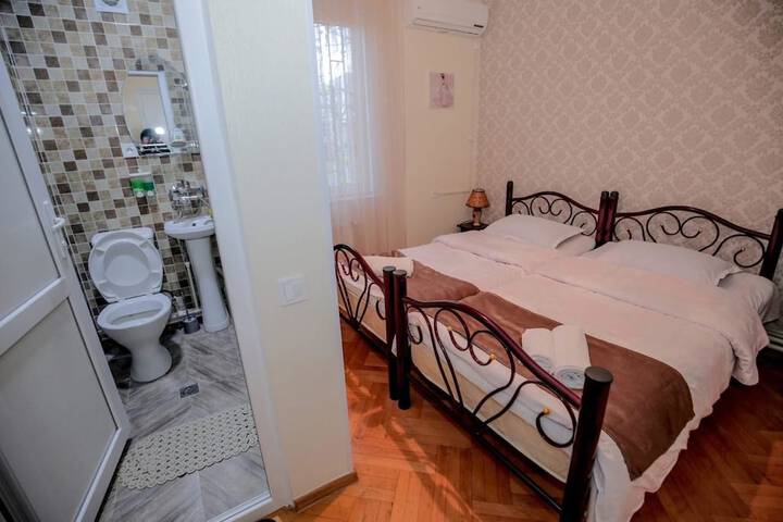 Room 34 of 39