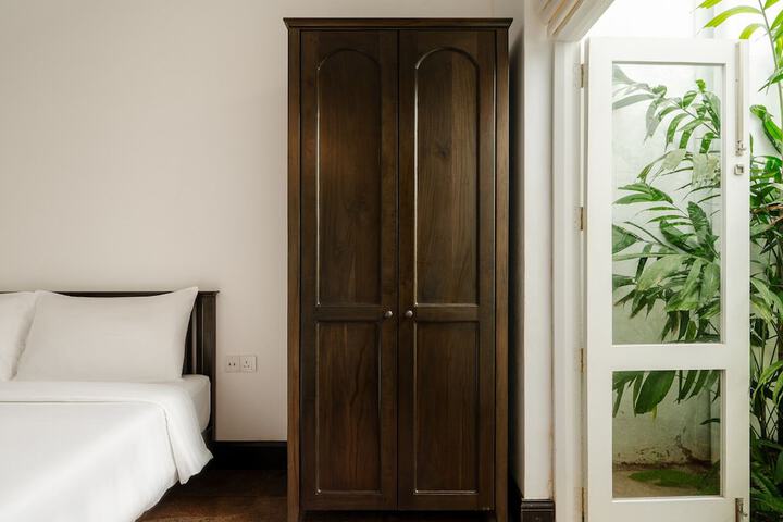 Room 7 of 20
