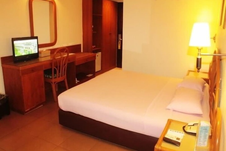 Room 10 of 21