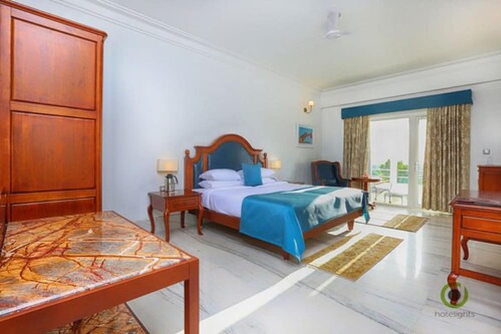 Room 5 of 34