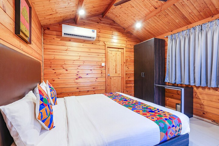 Room 12 of 27