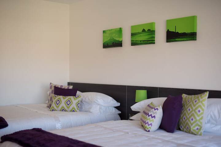 Room 6 of 118