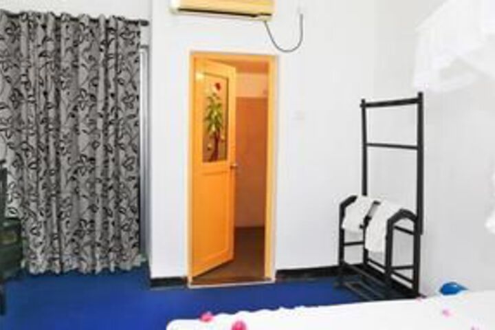 Room 9 of 17