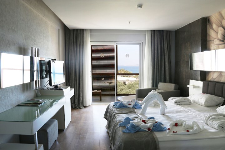 Room 12 of 68