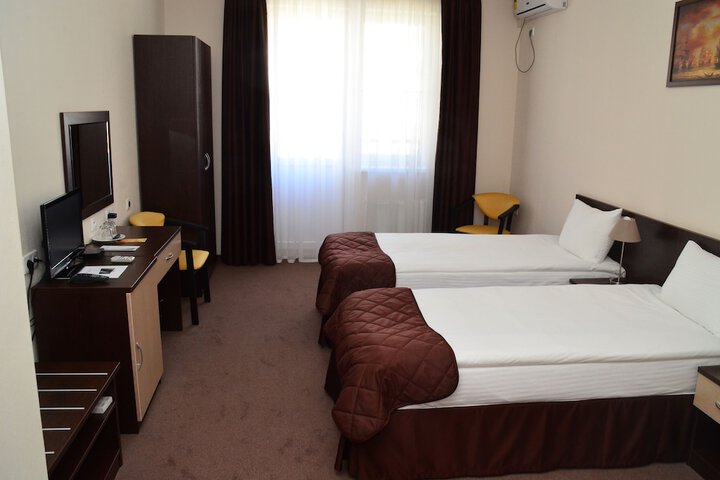 Room 3 of 46