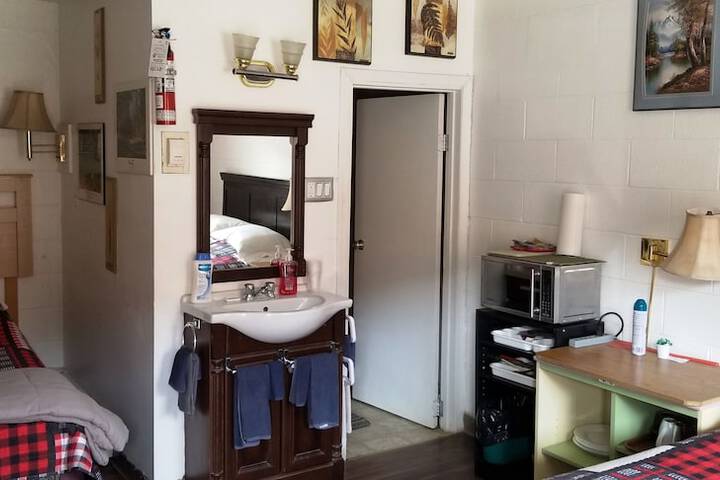 Room 9 of 47