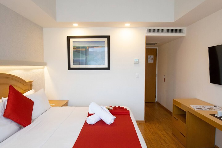 Room 16 of 104
