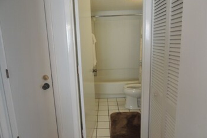 Room 6 of 48