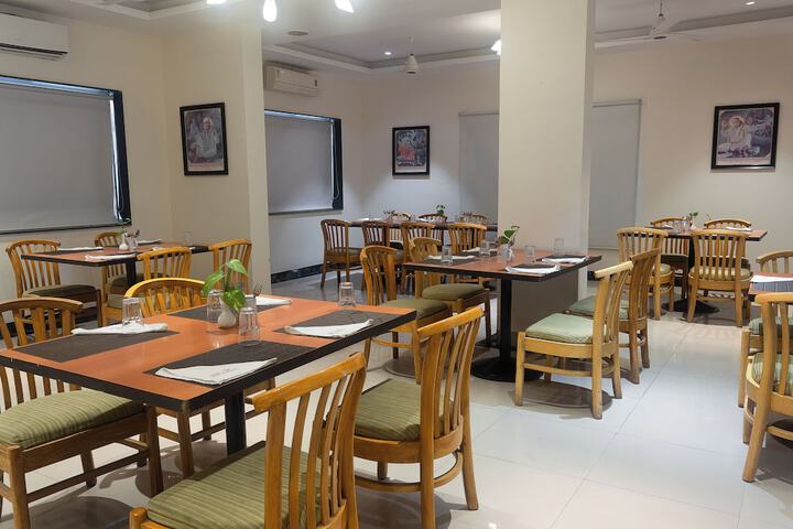 Dining 60 of 94