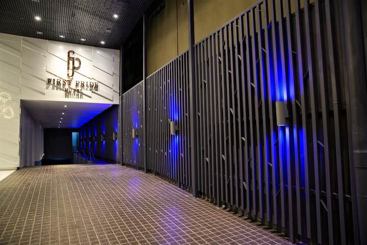 Hotel 75 of 82