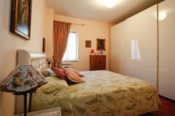 Room 5 of 22