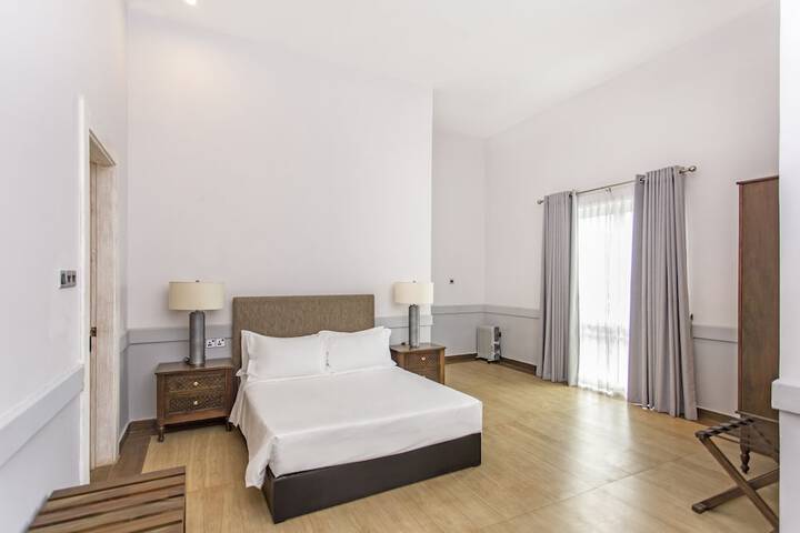 Room 7 of 30