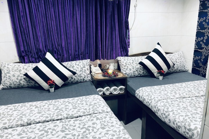 Room 11 of 31