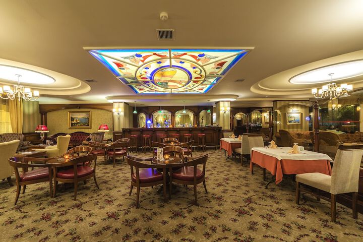 Entrance & Lobby