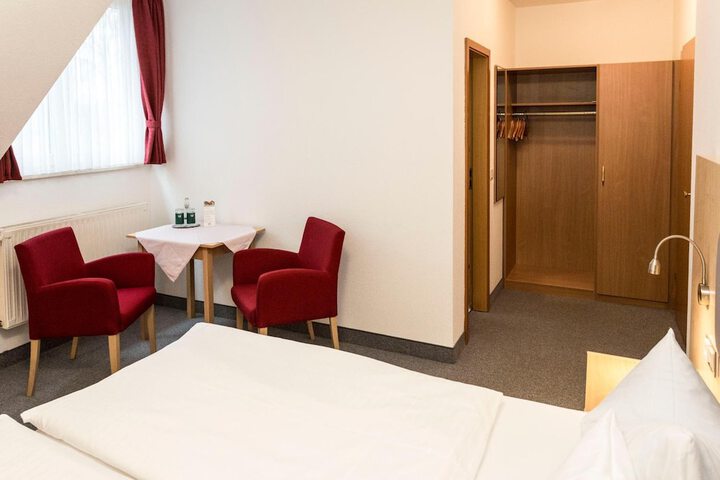 Room 19 of 54