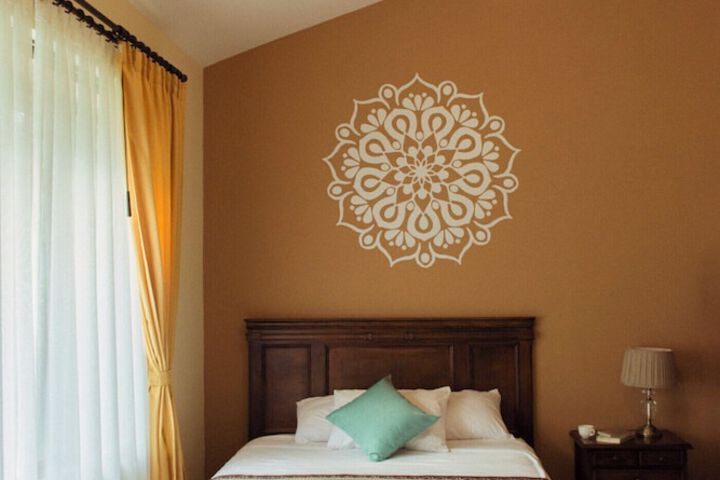 Room 5 of 108