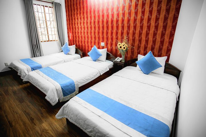 Room 7 of 24