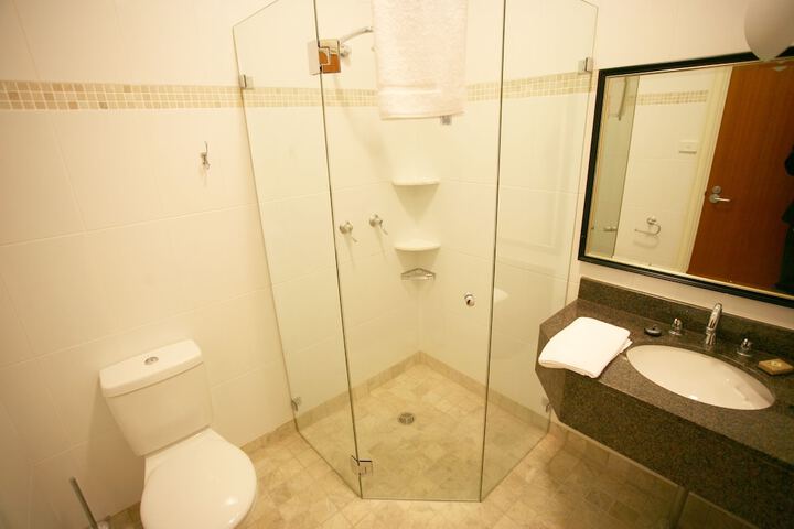 Room 18 of 32