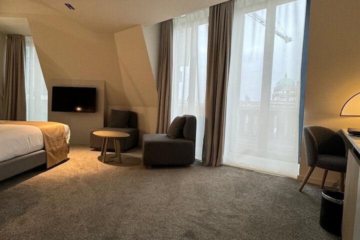 Room 58 of 105