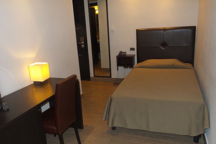Room 14 of 63