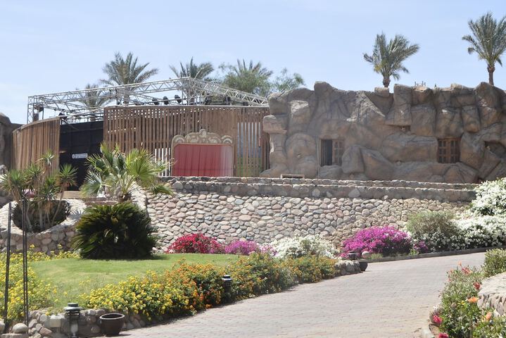 Hotel Exterior 73 of 90