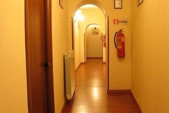 Ballroom/Hall 11 of 13