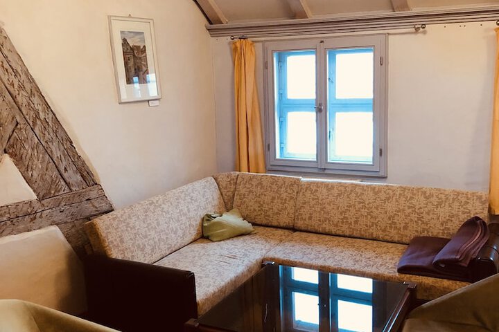Room 49 of 174