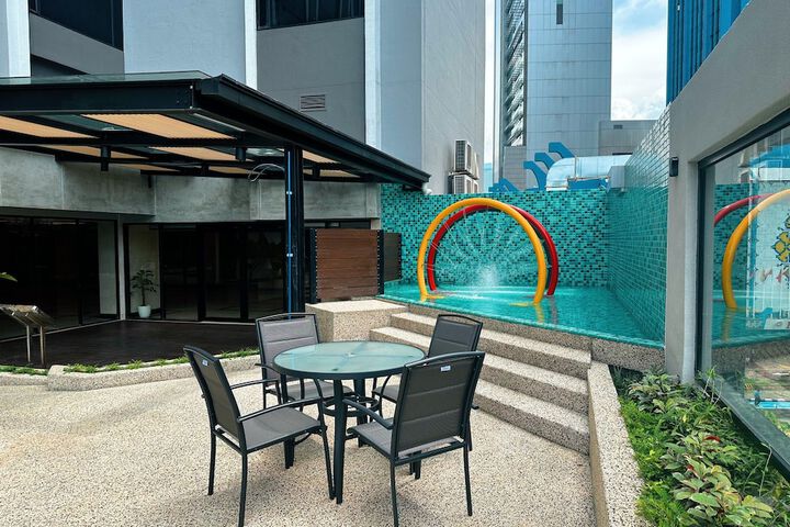 Pool 23 of 33