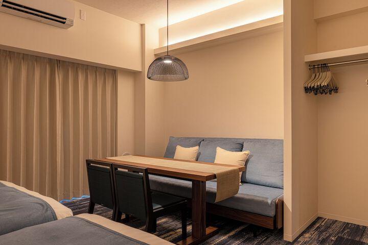 Room 93 of 104