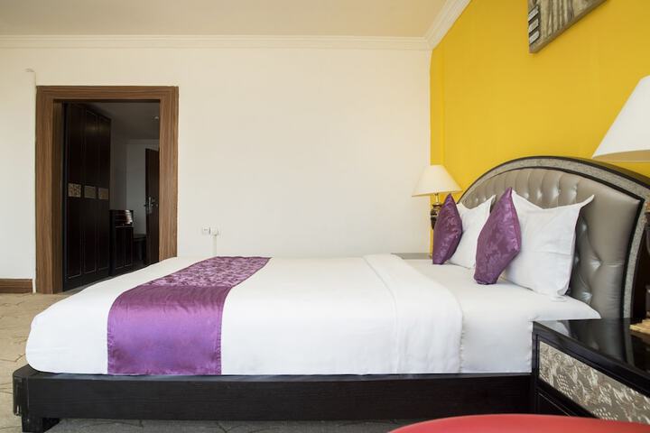 Room 18 of 26