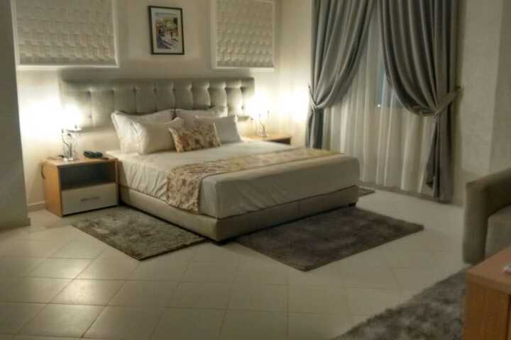Room 12 of 20
