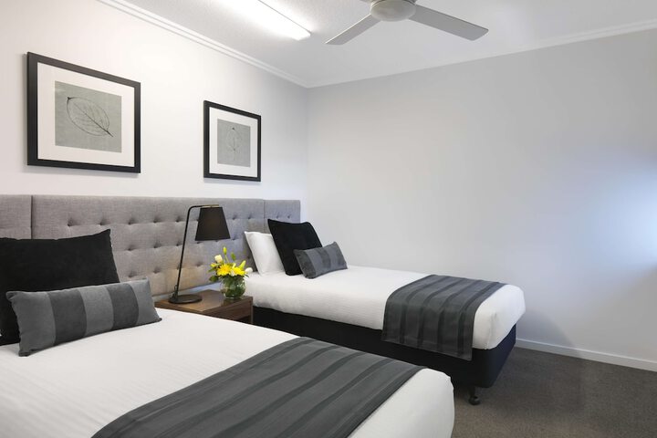 Room 11 of 31