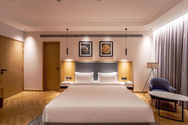Room 18 of 94