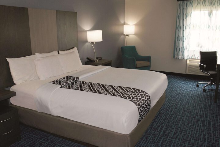 1 King Bed (14 of 14)