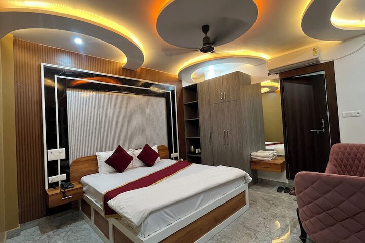 Room 53 of 73