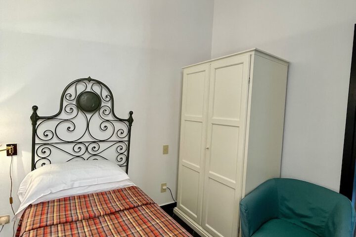 Room 30 of 67