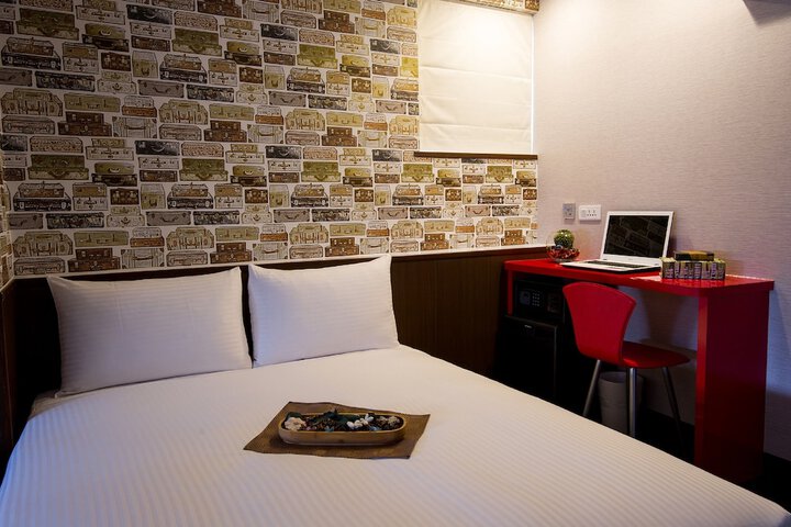 Room 6 of 36