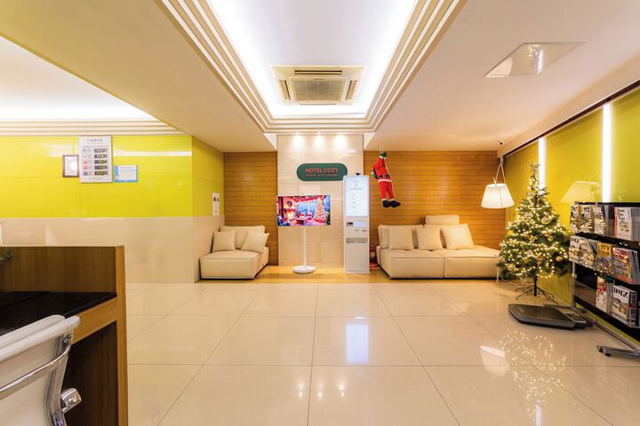 Hotel Interior 27 of 224