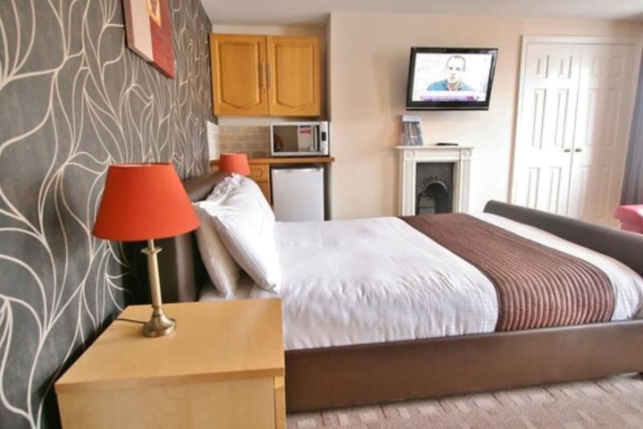 Room 8 of 34