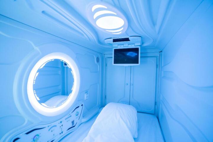 NapTapGo: Japanese Private POD Hotel E-City Metro