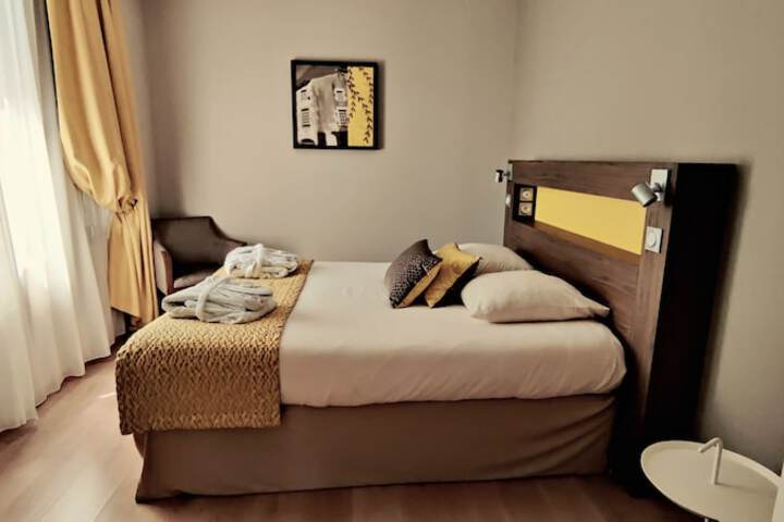 Room 6 of 21