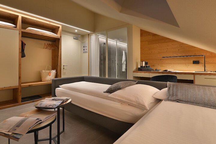 Room 71 of 162