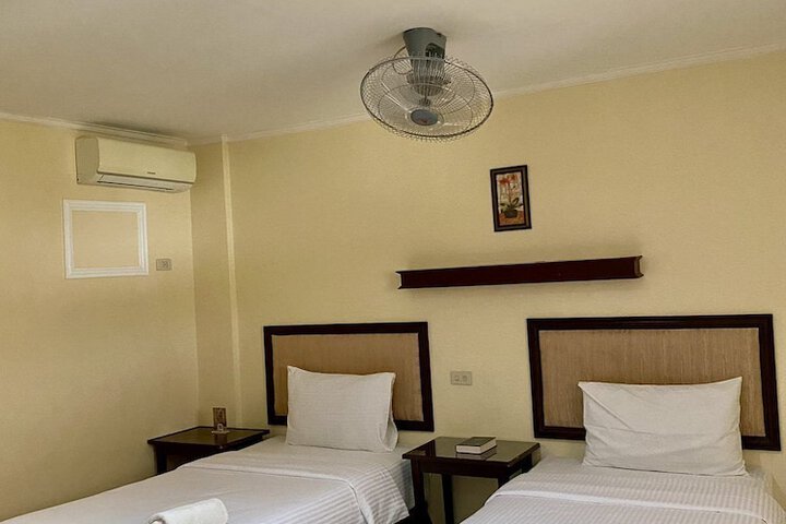 Room 13 of 47